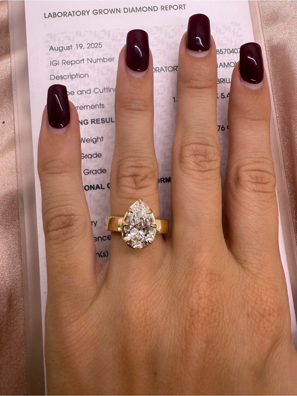 3.57 carat E VVS2 chubby pear on a wide band diamond engagement ring - Picture 14 of 14